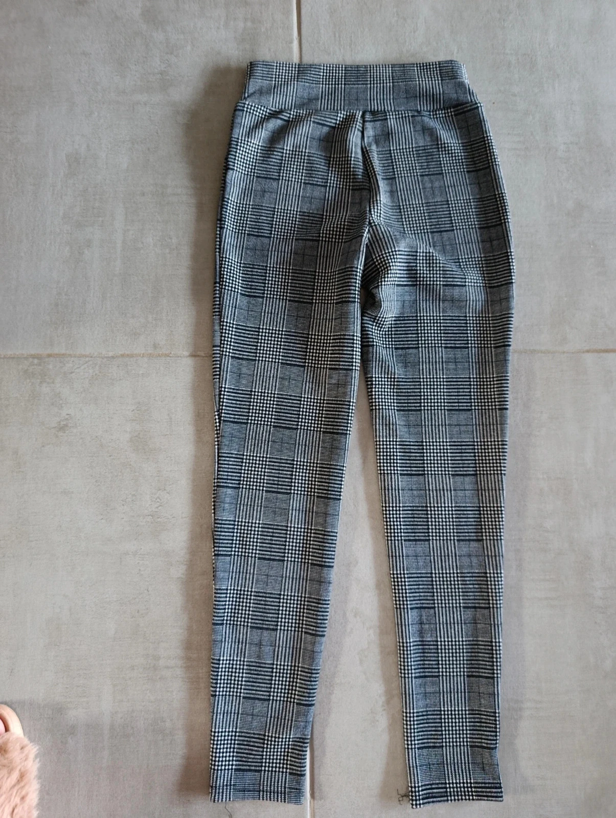 Women's grey plaid pants size 34 – slim fit – chic & trendy – photo 3